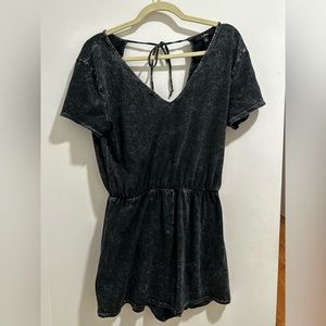 Lulu’s Casual Gray Wash Romper with Tie Back and Elastic Draw Waist